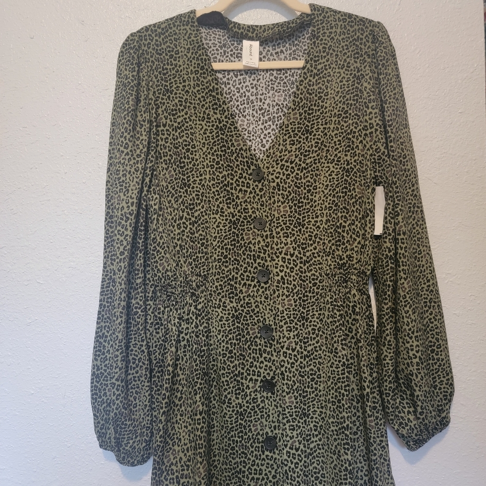 Nordstroms Green Cheetah Dress New